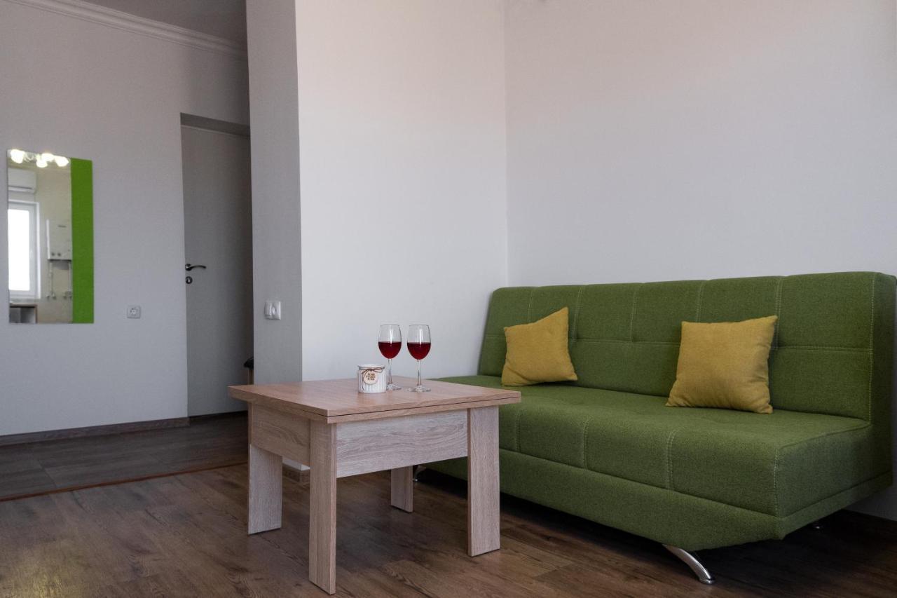 Bright Apartment On 13Th Floor Erevan Exterior foto